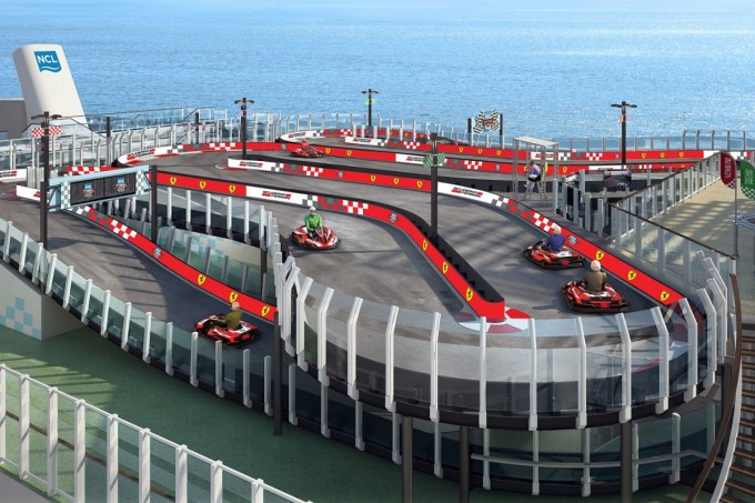 Pista de kart ferrari navio cruzeiro norwegian joy