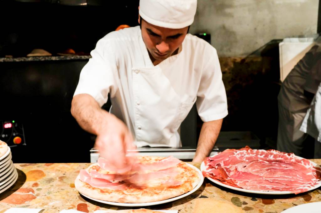 Pizzaria Zero Zero, em Lisboa 2 Finalização das redondas: a la italiana