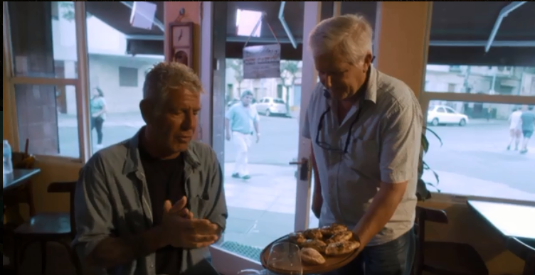 Bourdain no restaurante Don Carlos, em Buenos Aires Bourdain Buenos Aires