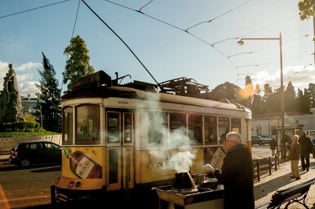 O clássico eléctrico: passeio e história pelo sobe-e-desce da cidade