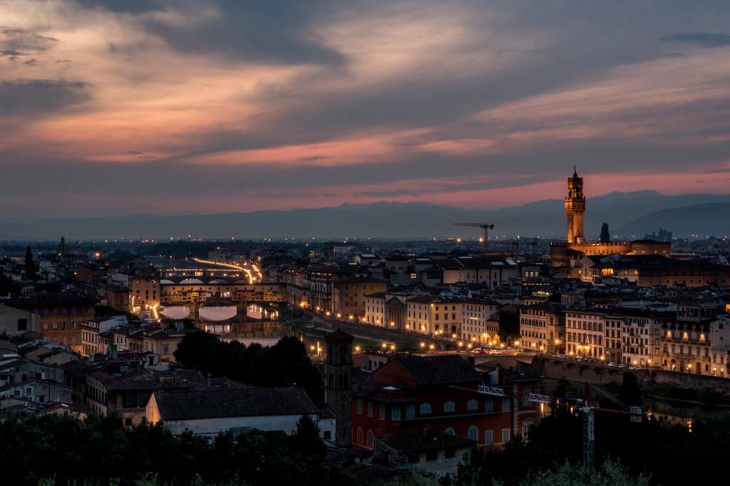 Bela panorâmica de Florença a partir do Piazzale Michelangelo: camarote