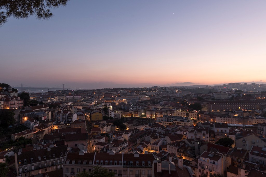 Lisboa, Portugal A linda vista de Lisboa a partir do Castelo de São Jorge ao fim do dia
