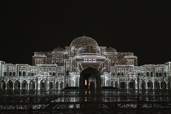 Show de luz no Qasr Al Watan, Abu Dhabi, Emirados Árabes Unidos