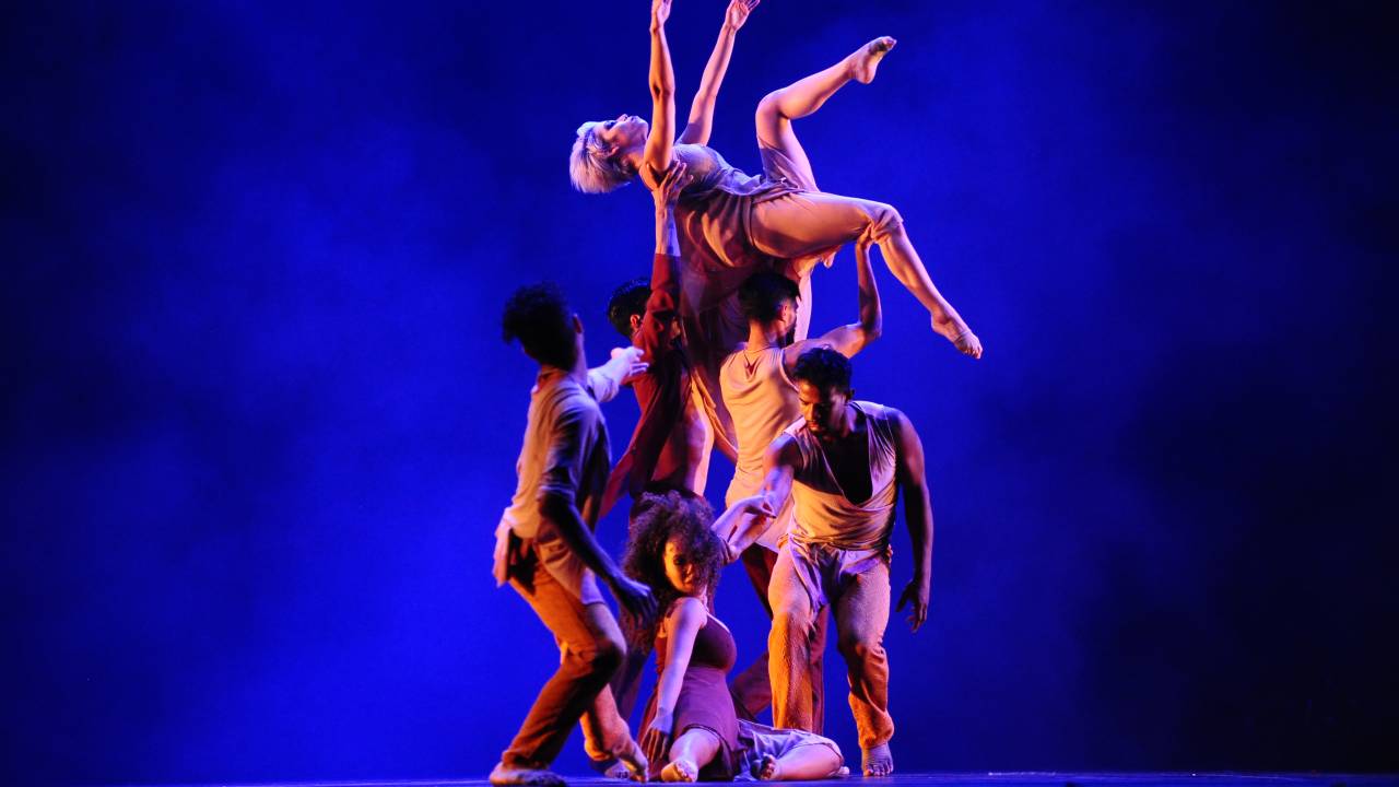Cia de Dança de Cubatão no Festival de Dança de Joinville 2016