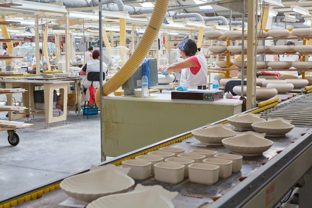 Interior da fábrica de porcelana de Vista Alegre
