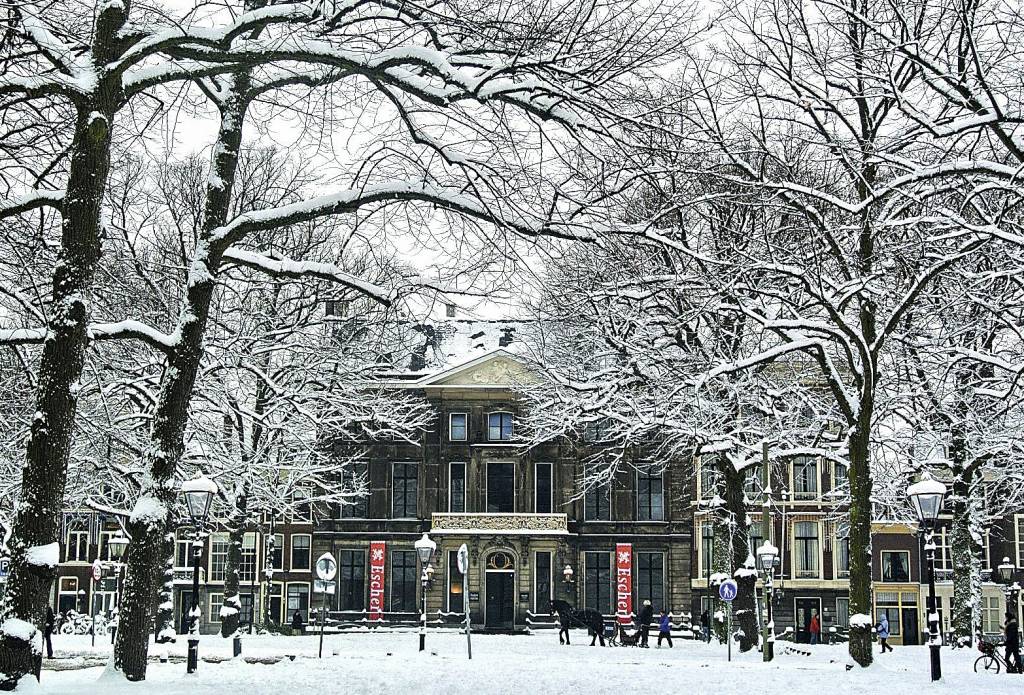 Escher in Het Paleis, Haia, Holanda Escher in Het Paleis, Haia, Holanda