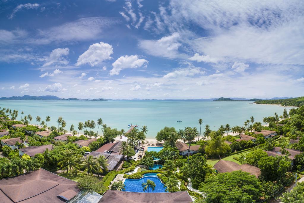 The Village Coconut Island Beach, Phuket, Tailândia