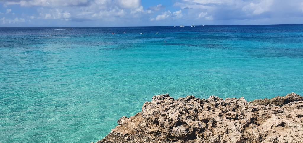 As cores incríveis do mar de Boca Catalina, em Aruba As cores incríveis do mar de Boca Catalina, em Aruba