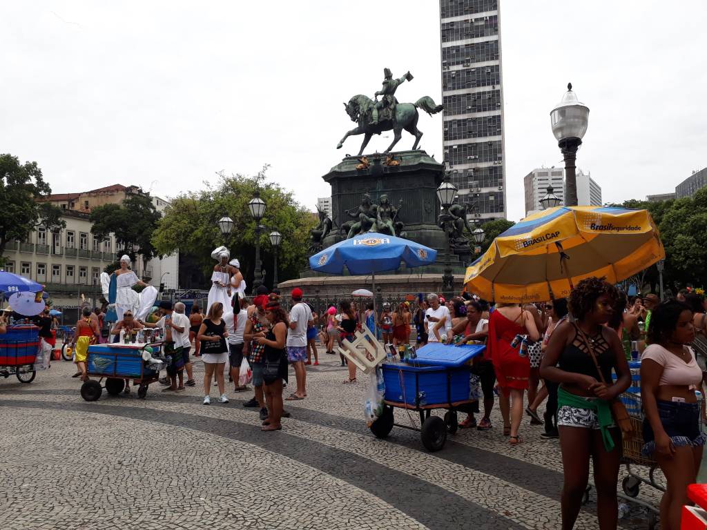 Fim do cortejo do Boitatá, na Praça Tiradentes, no Rio