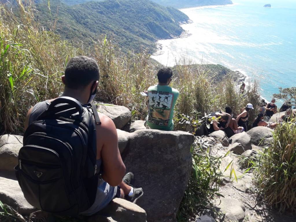 pedra-do-telegrafo_fila fila para tirar foto na pedra do cavalo