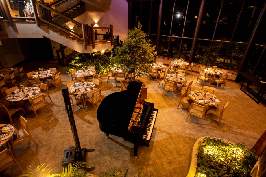 Os restaurantes são equipados para receber shows e entreter os hóspedes durantes as refeições