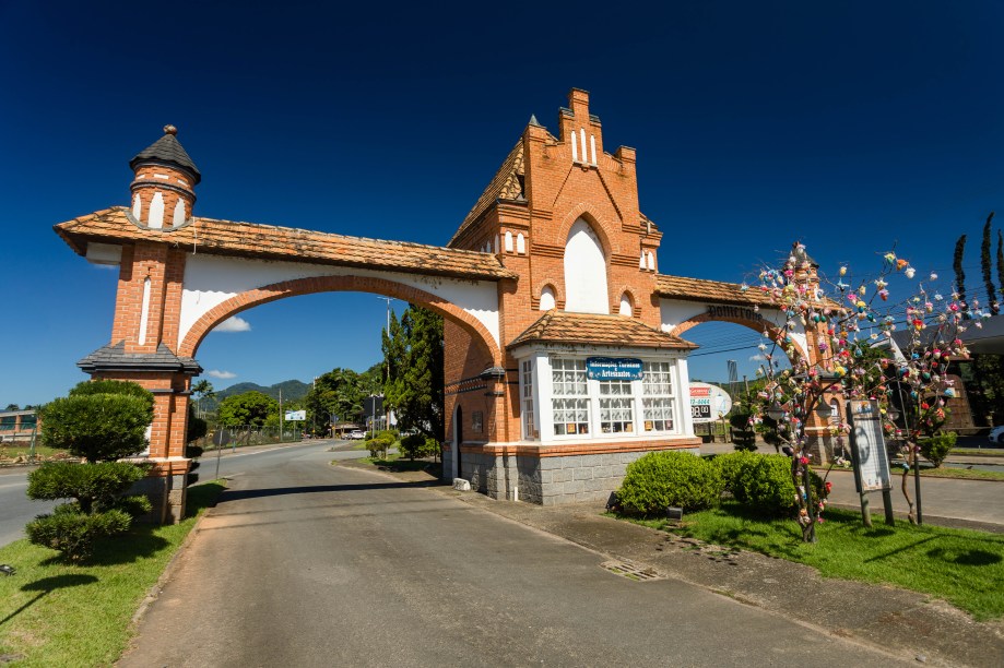 A outra entrada da cidade é pelo Portal Turístico Norte.