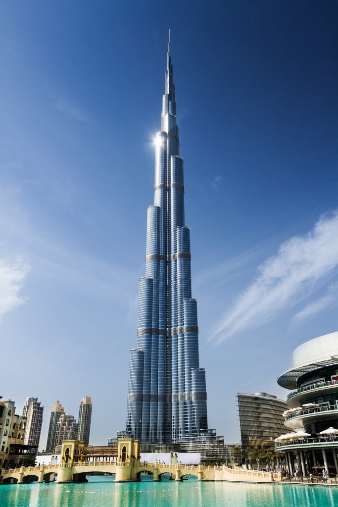 Burj Khalifa, Dubai, Emirados Árabes Unidos. Burj Khalifa, Dubai, Emirados Árabes Unidos.