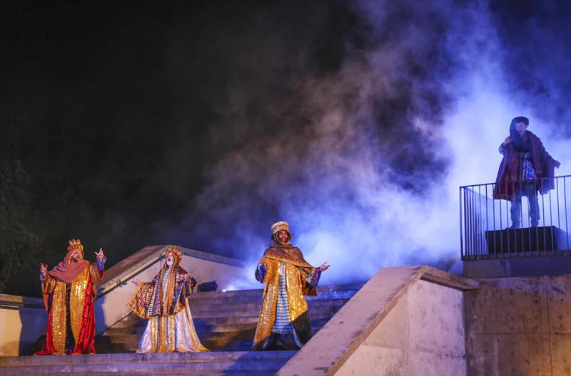 Celebre a Vida: Ópera das etnias,natal de curitiba, paraná