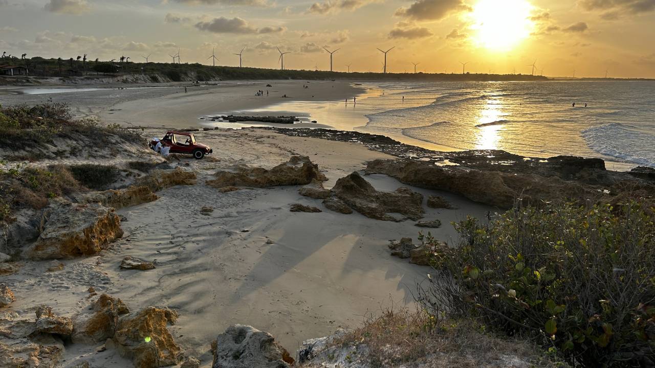 Pôr do sol em Fortim: como só o Ceará sabe fazer.