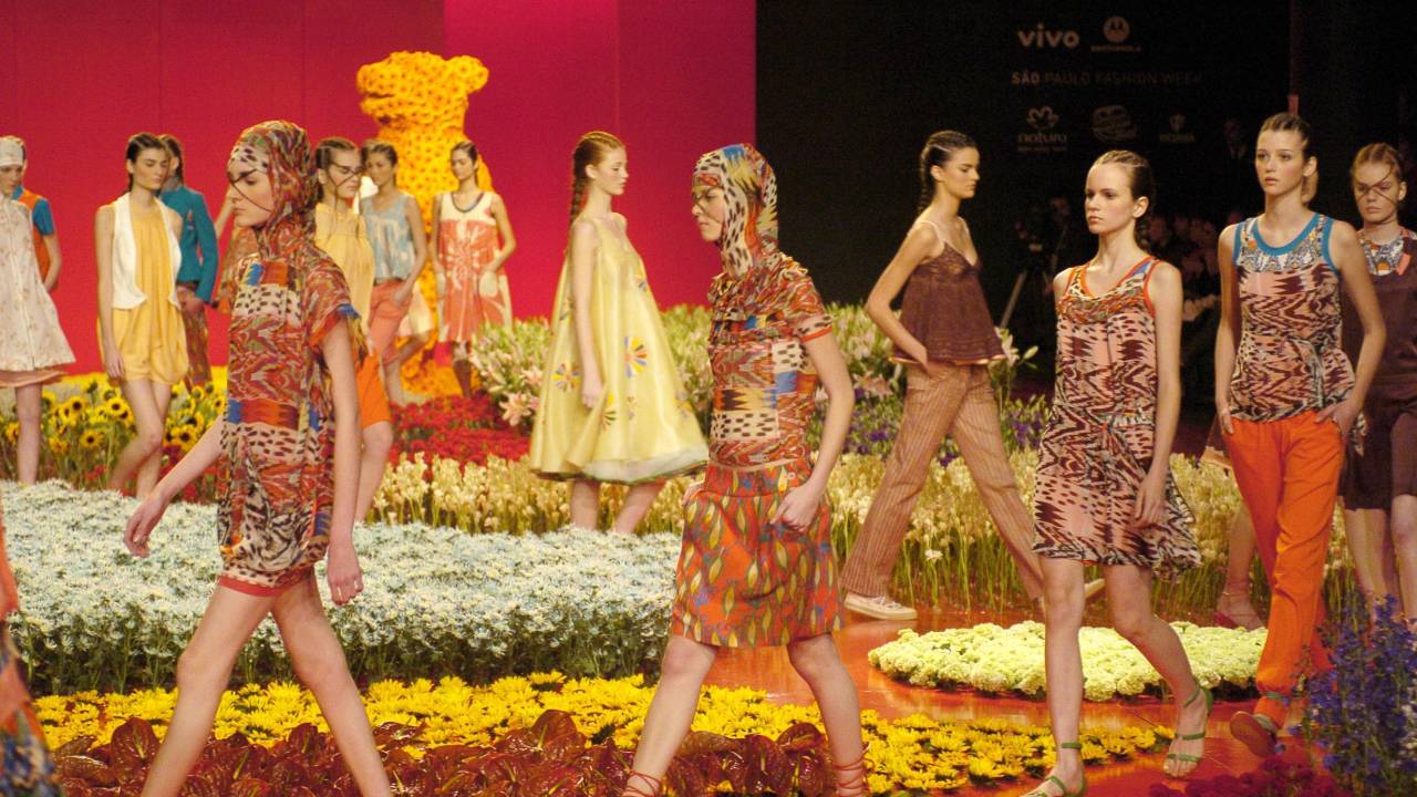 Desfile de Alexandre Herchcovitch durante o São Paulo Fashion Week - Verao 2003