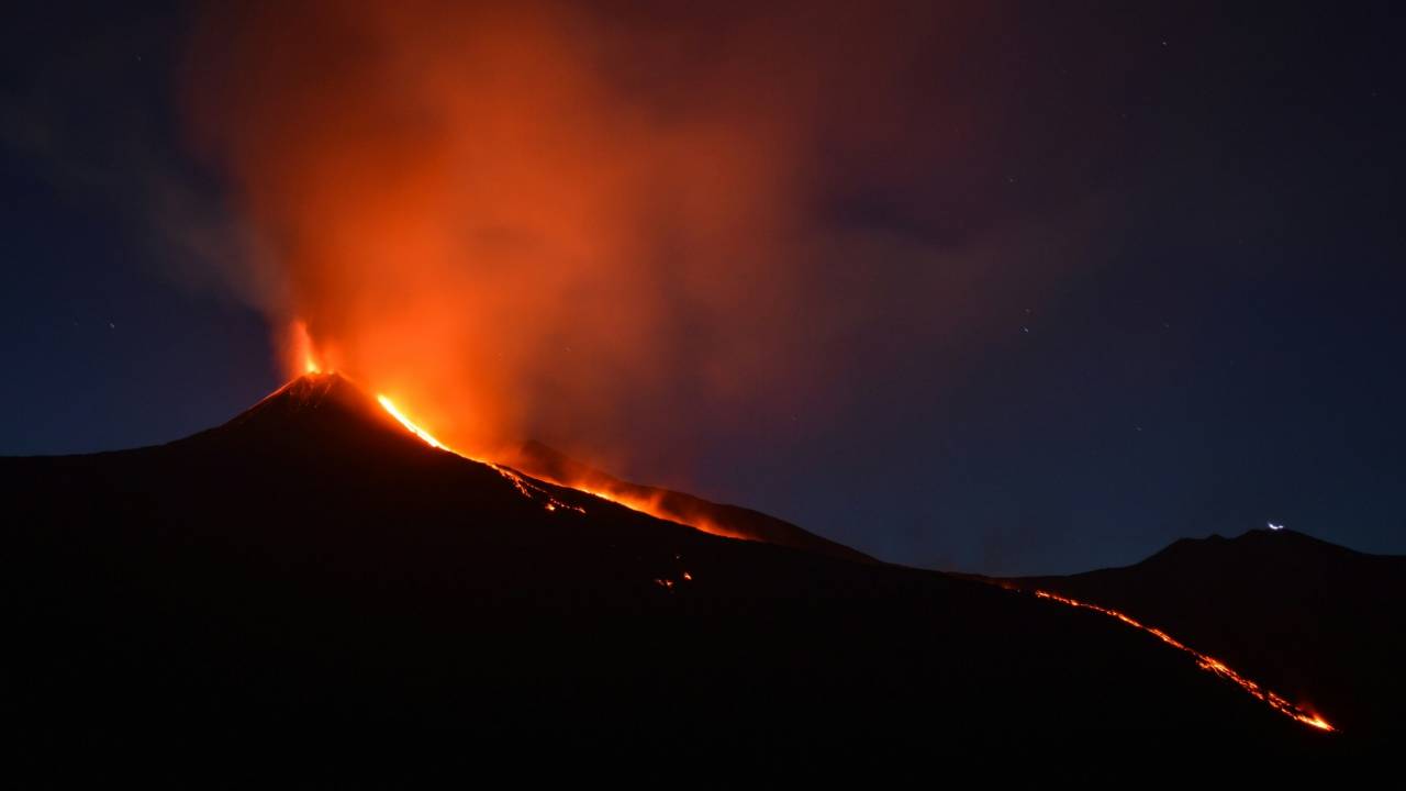 erupcao-vulcao-etna-sicilia