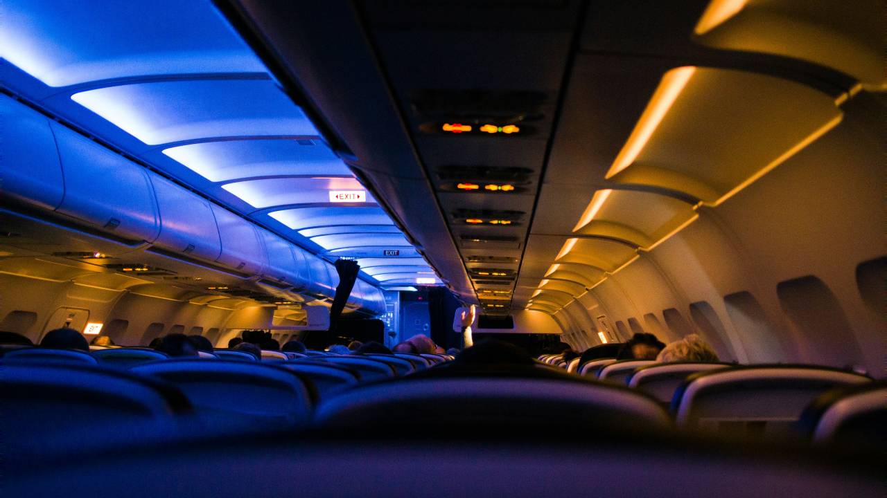 turbulencia-aviao-apertem-os-cintos