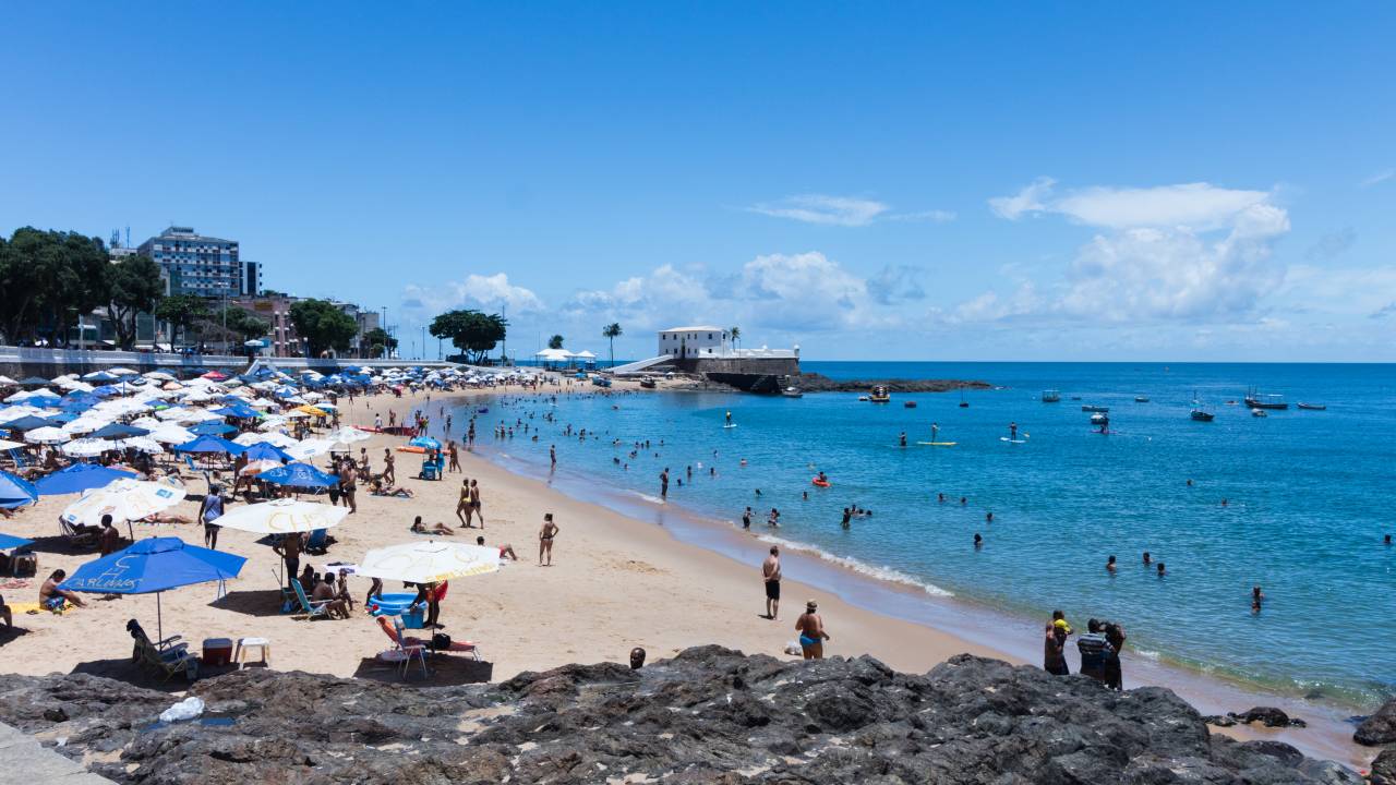 Praia-Porto-Barra-Salvador