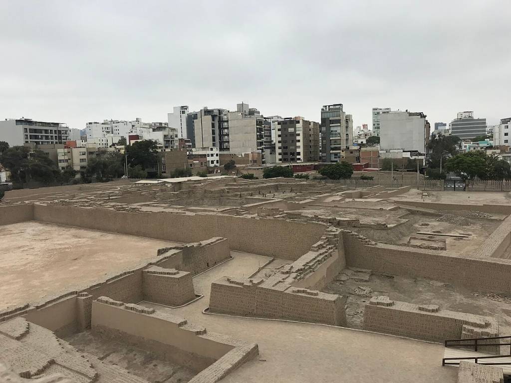 huaca-pucllana-lima-peru huaca-pucllana-lima-peru